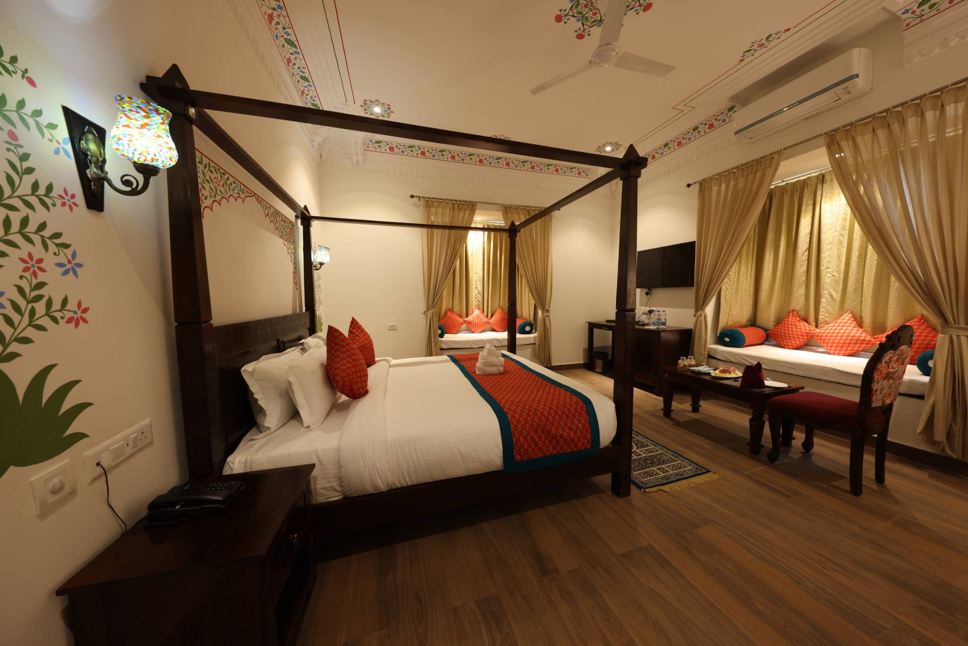 Superior Rooms View 5
